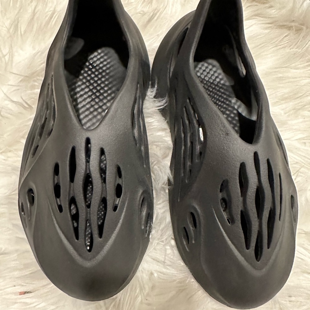 Used YZY FOAM RNR